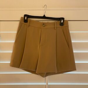 Vince pleated front shorts in walnut